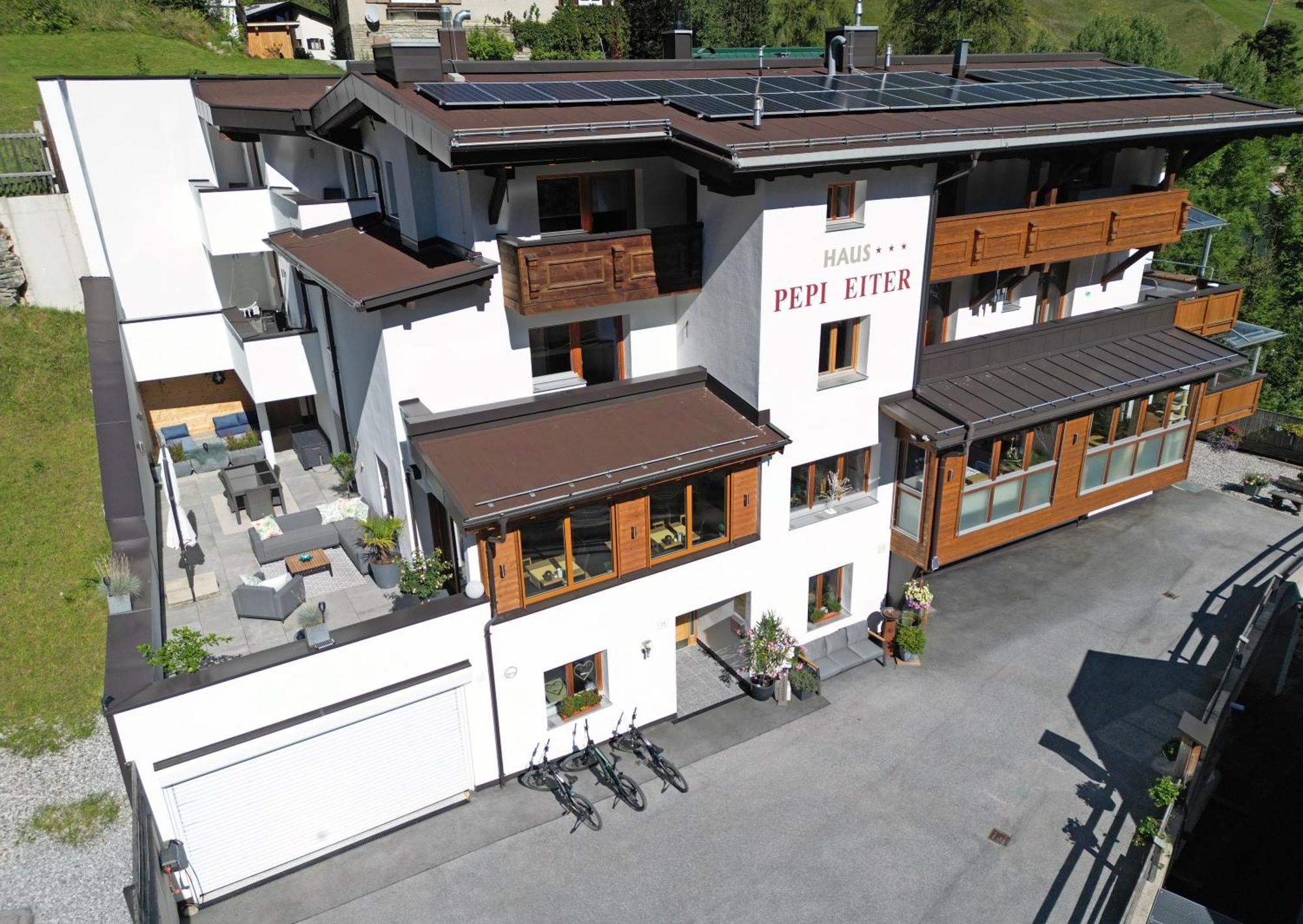 Quality Hosts Arlberg - Haus Pepi Eiter Hotel Sankt Anton am Arlberg Exterior photo