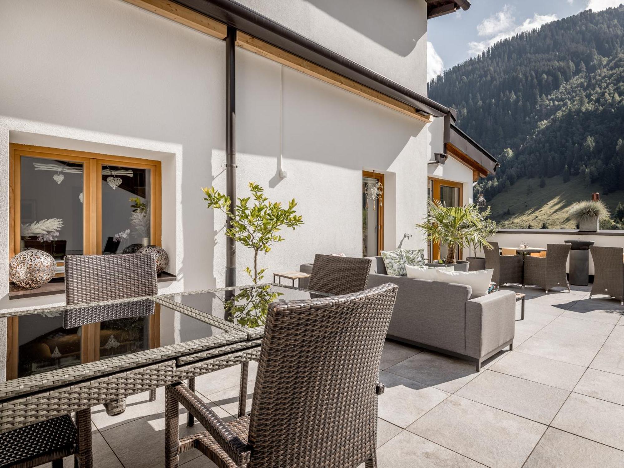 Quality Hosts Arlberg - Haus Pepi Eiter Hotel Sankt Anton am Arlberg Exterior photo