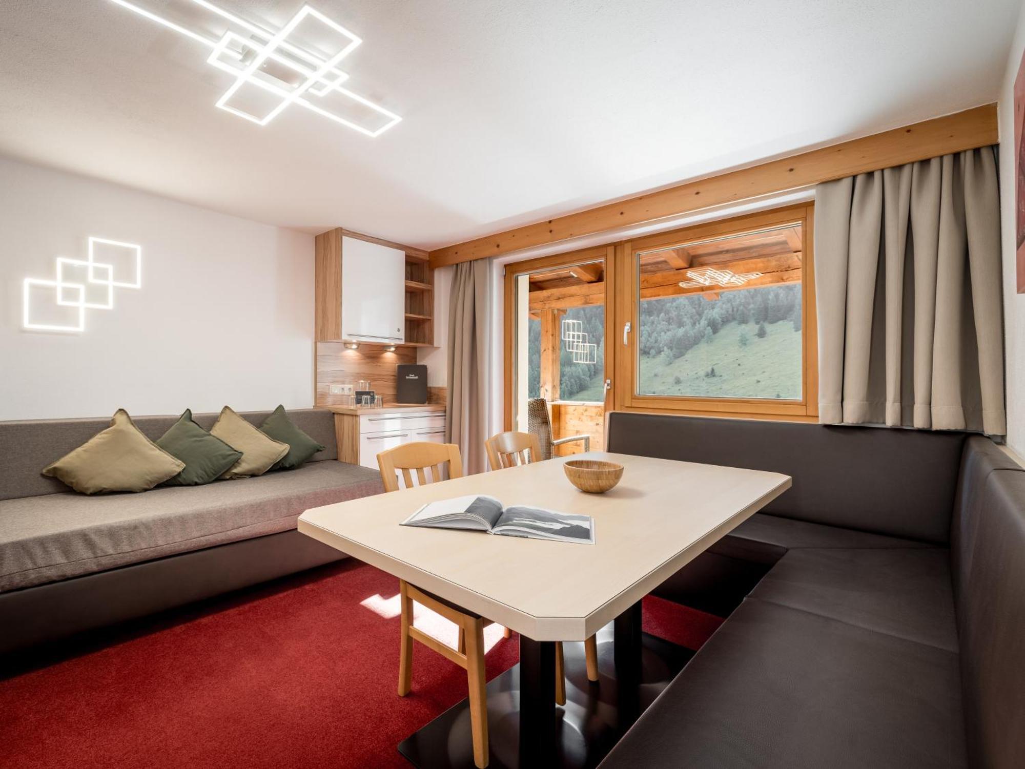 Quality Hosts Arlberg - Haus Pepi Eiter Hotel Sankt Anton am Arlberg Exterior photo