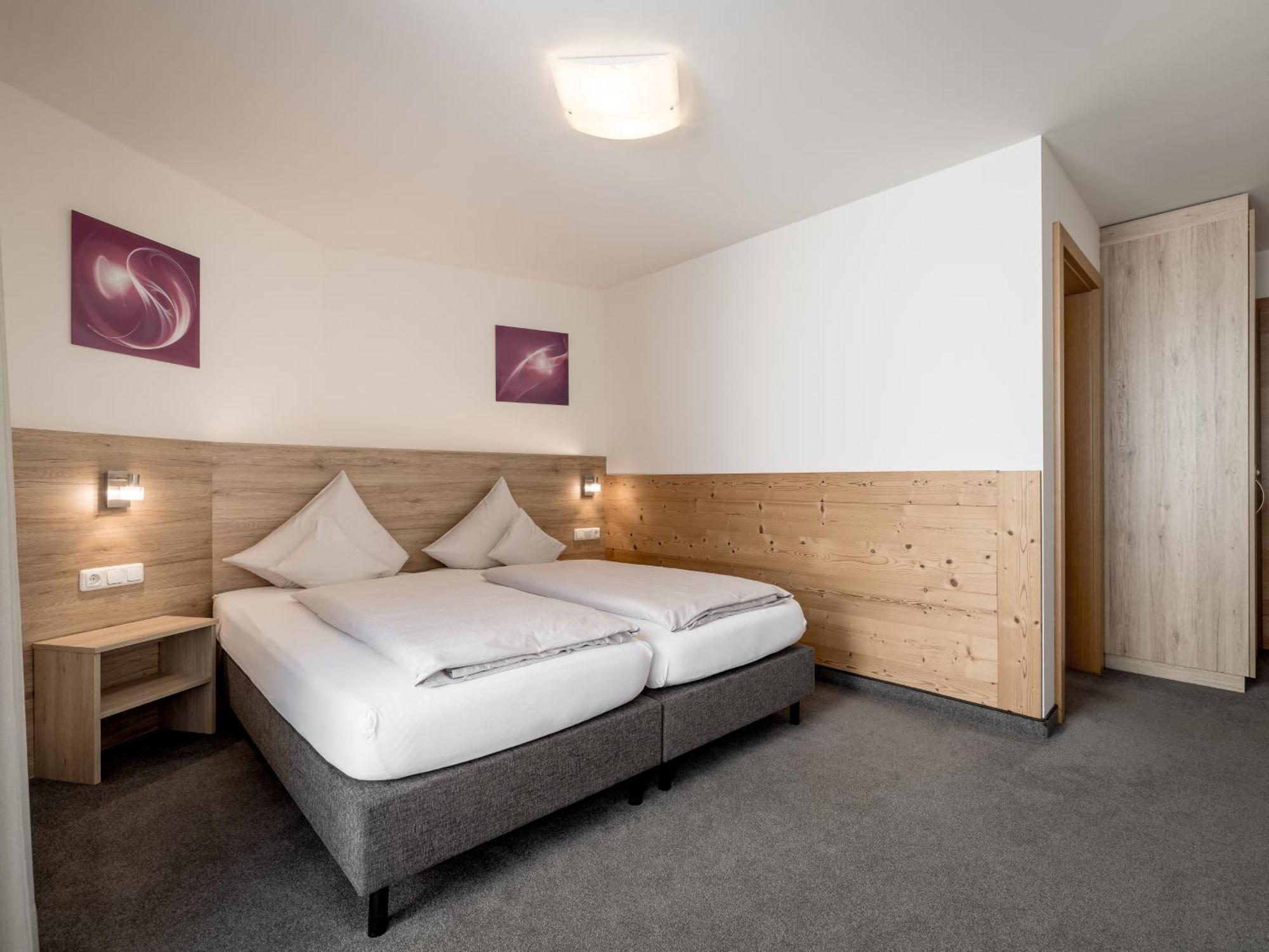 Quality Hosts Arlberg - Haus Pepi Eiter Hotel Sankt Anton am Arlberg Exterior photo